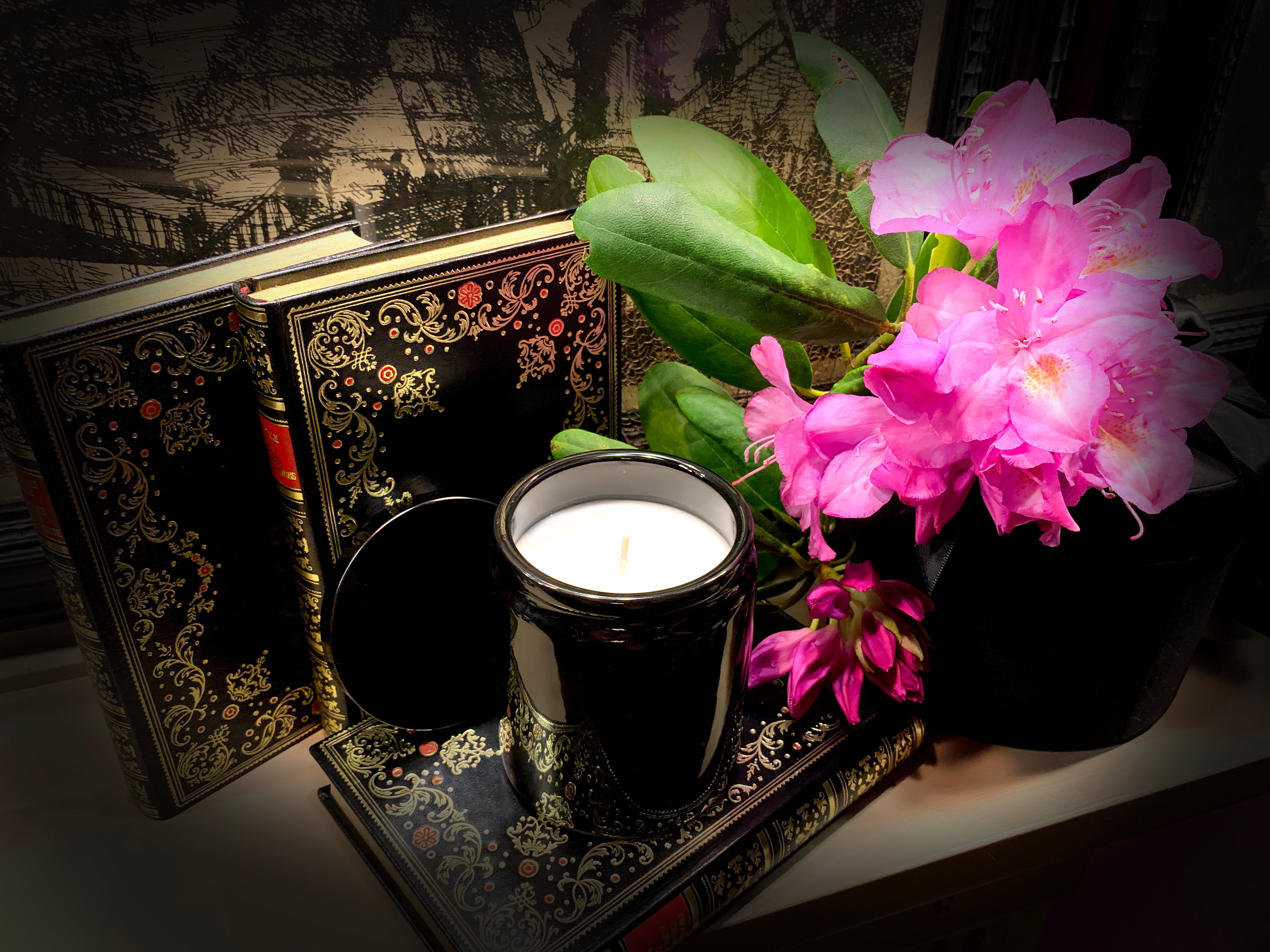 Scarlett O'Hara, Hand-Poured Coconut Soy Wax Candle in an Elegant Black Ceramic Jar, Pink Lemonade Scent, 8oz