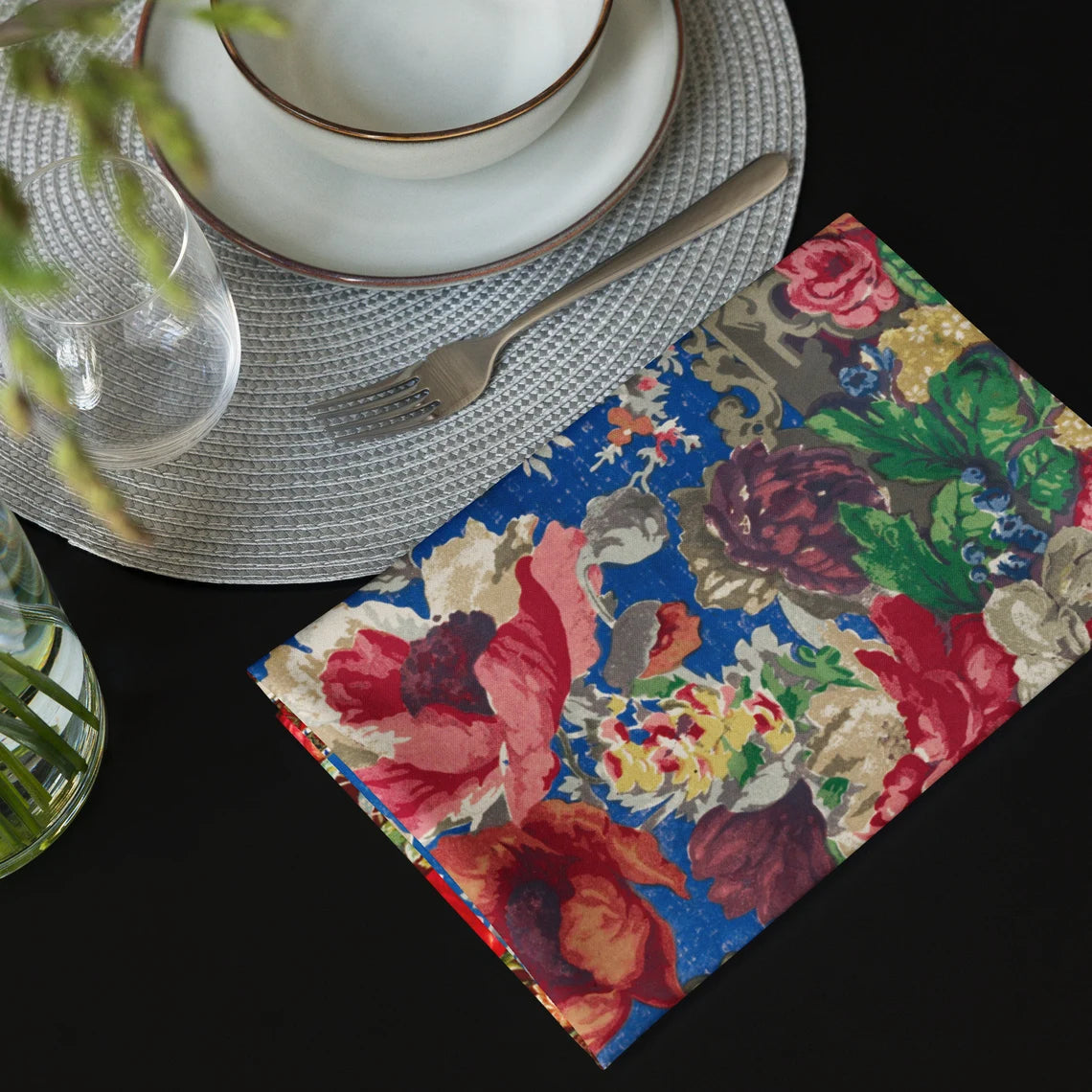 Patchwork Floral Squares Cloth Napkins, Add Mystery to Your Table, 20in x 20in (50.8 cm x 50.8 cm), Set of 4 Napkins