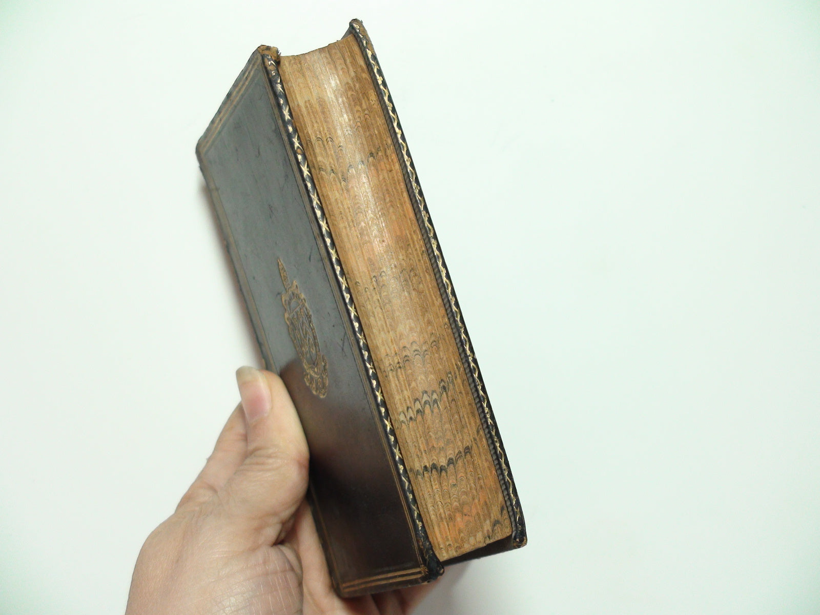 Roll of Winchester College, September 1892-April 1898, Leather, 1st Ed
