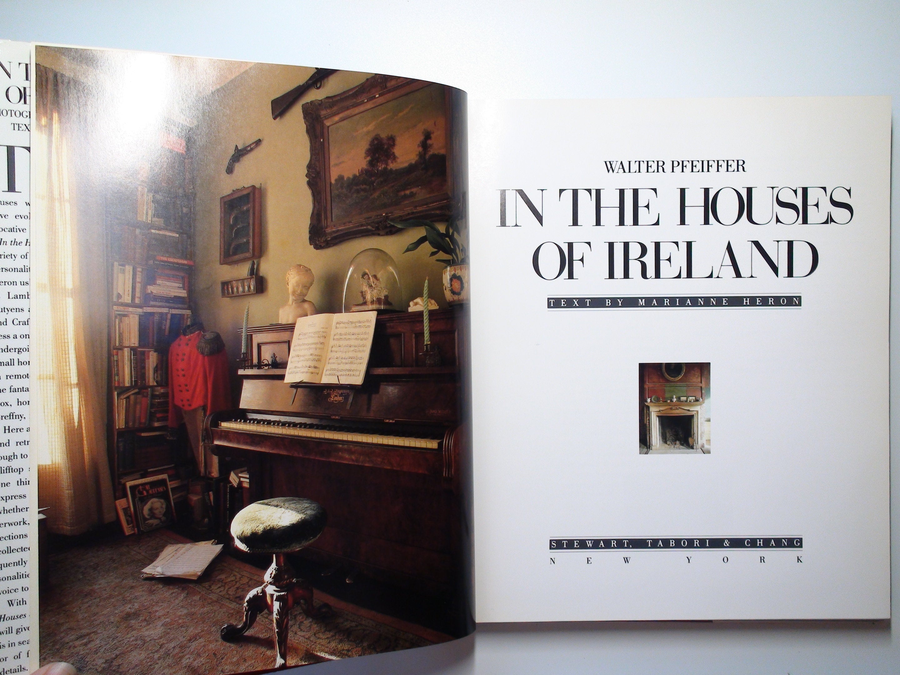 In the Houses of Ireland, Walter Pfeiffer and Marianne Heron, 1st Ed., 1988