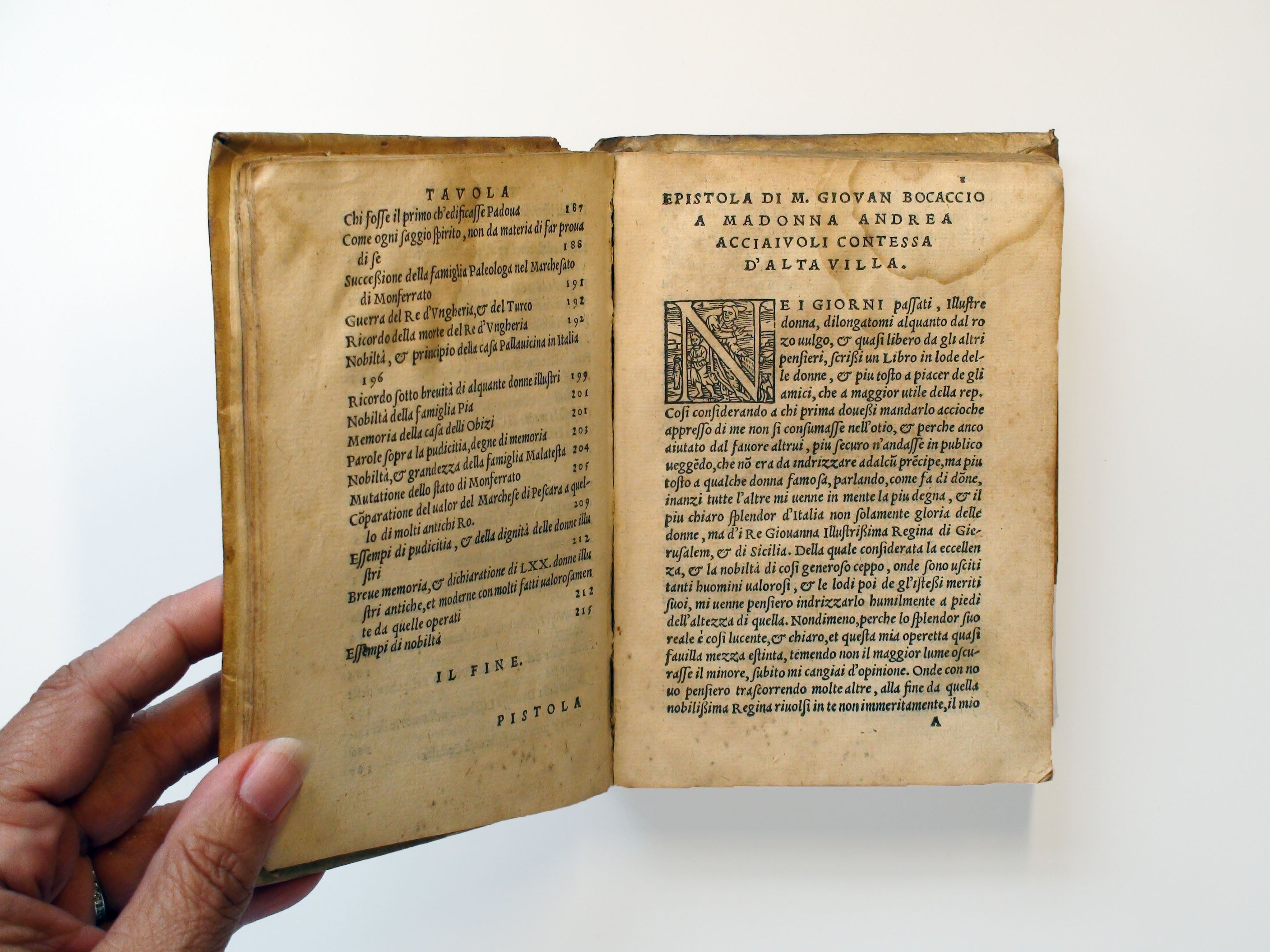Giovanni Boccaccio, Libro delle Donne Illustri, Italian Language, Vellum, Extremely Rare Book About Famous Women, Published in 1558, Venice