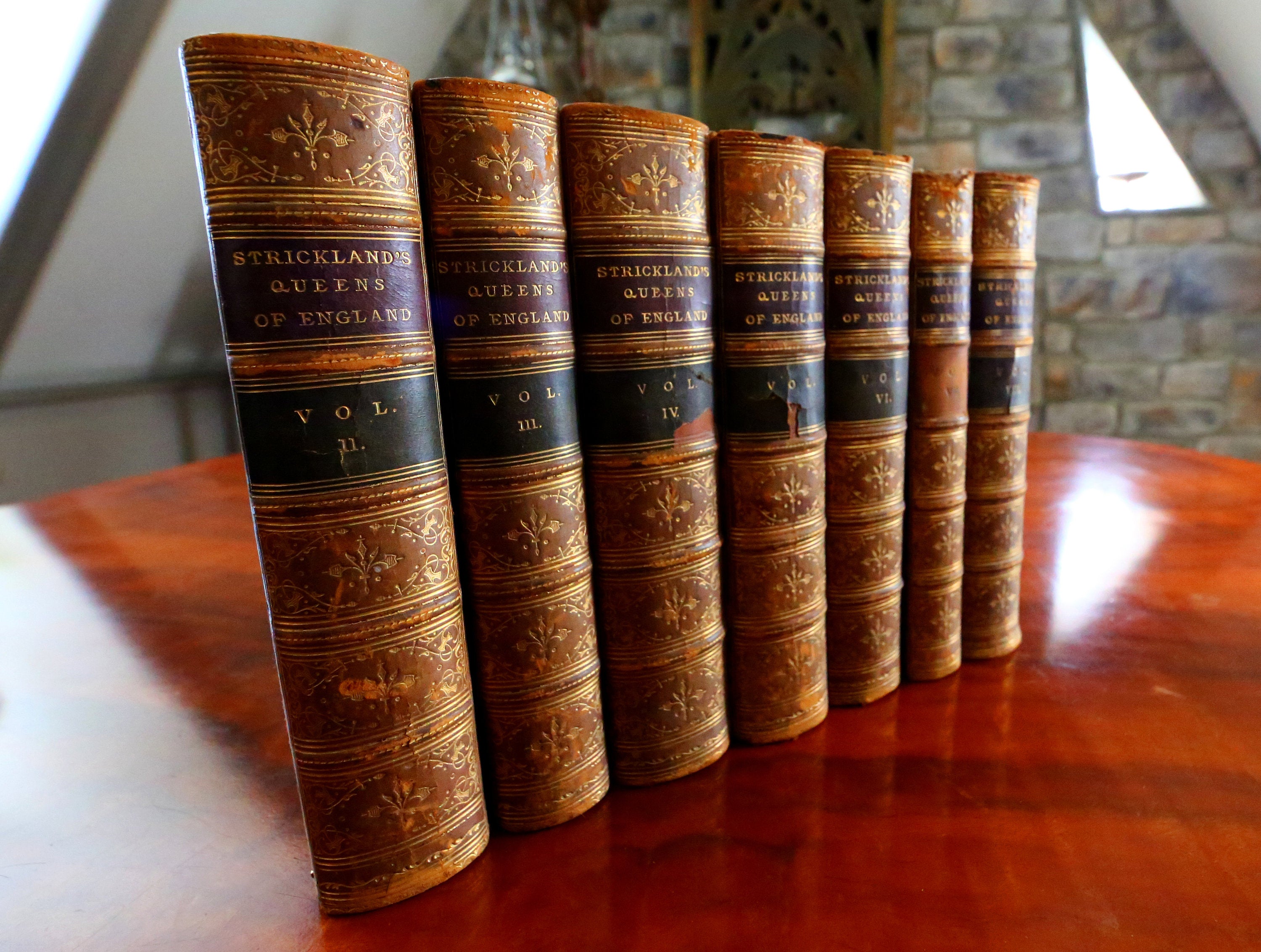 Lives of the Queens of England, Strickland, Fine Leather Binding, 7 Vol, 1873
