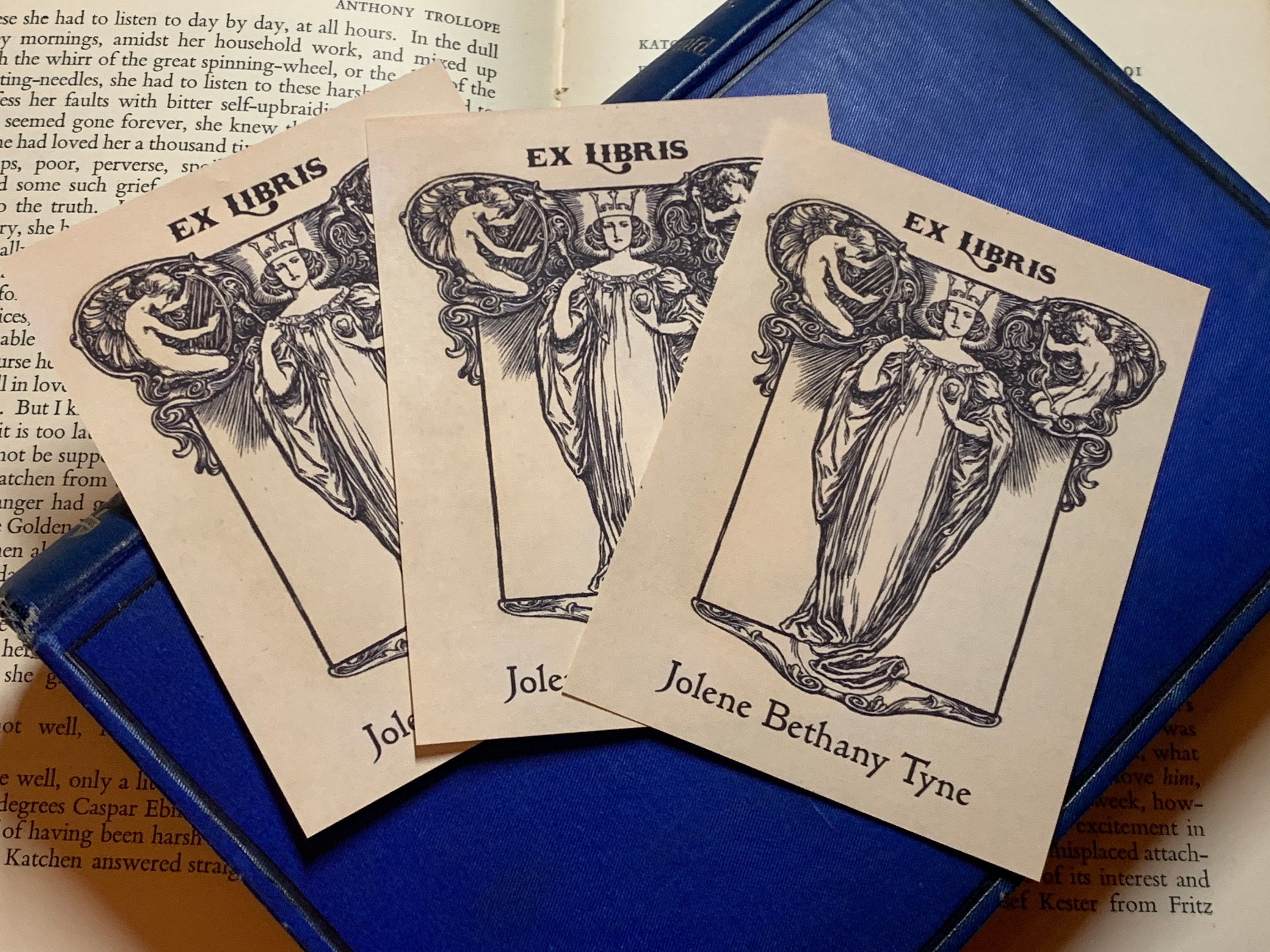 Queen's Gambit, Personalized Ex-Libris Bookplates, Crafted on Traditional Gummed Paper, 3in x 4in, Set of 30