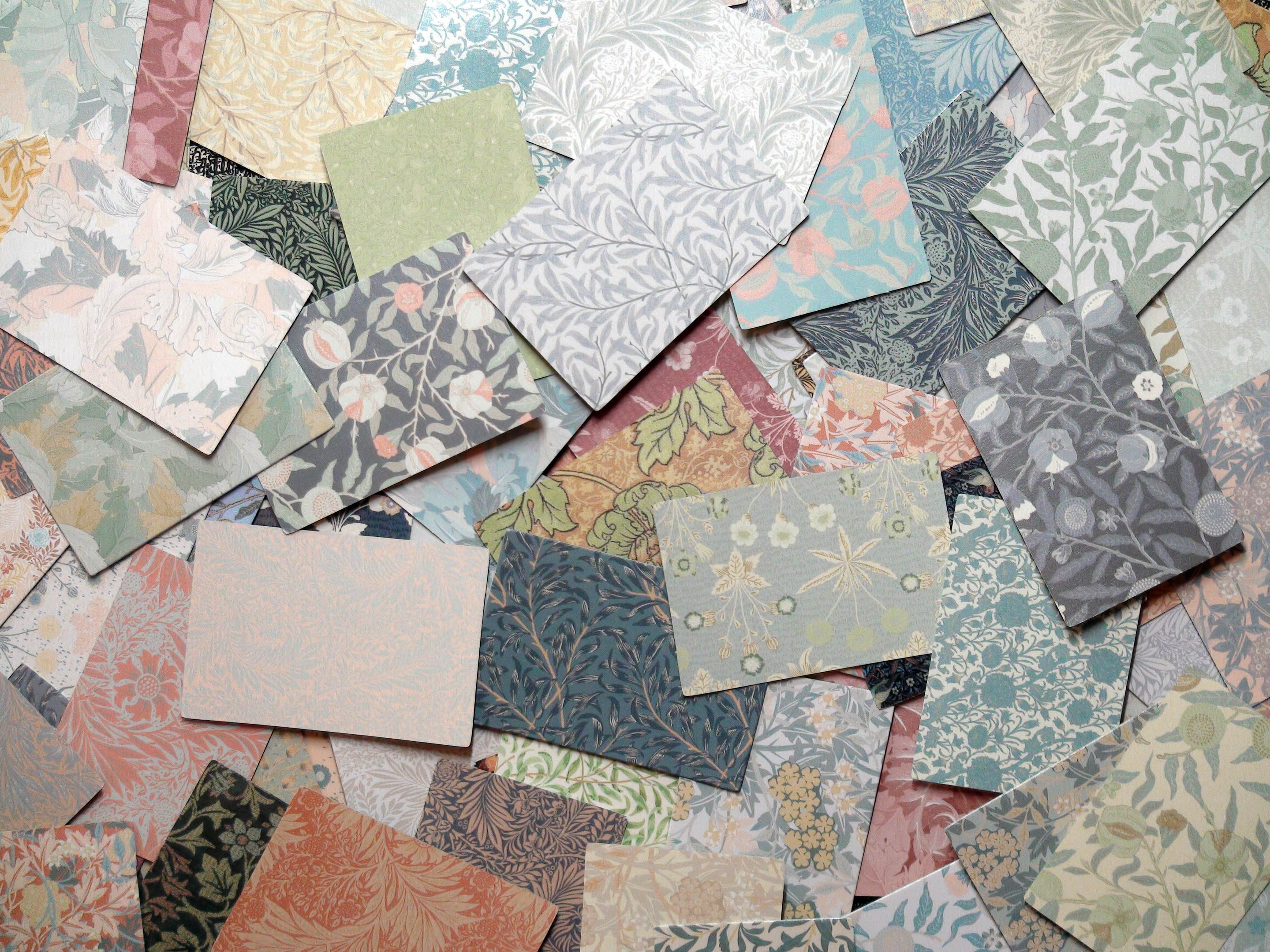 William Morris, 100 Double-Sided Mini Cards, Ideal for Scrapbooking Projects, 1.25in x 2in