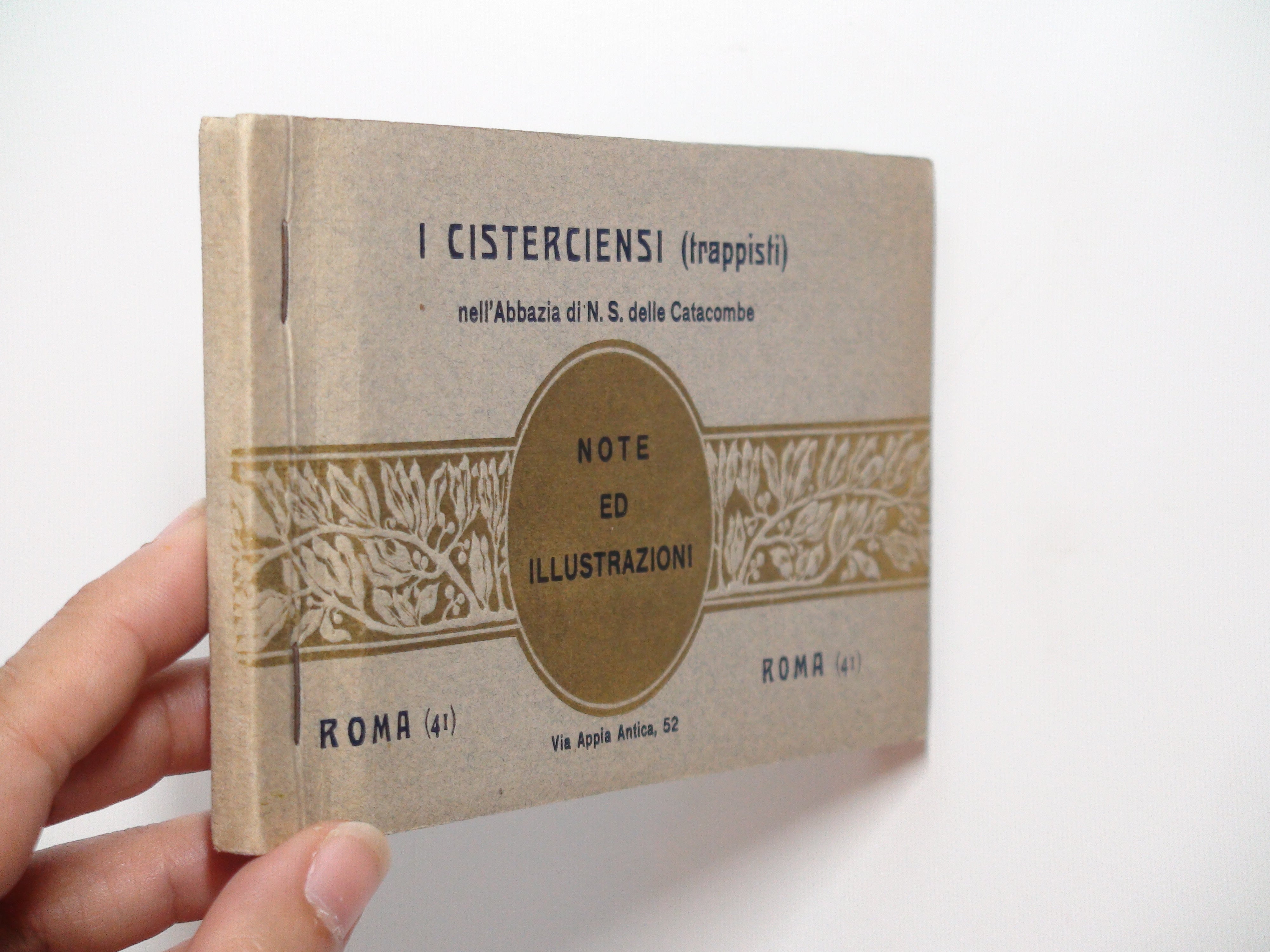 I Cisterciensi Nell'Abbazia di N. S. delle Catacombe, Accordion Postcard Album