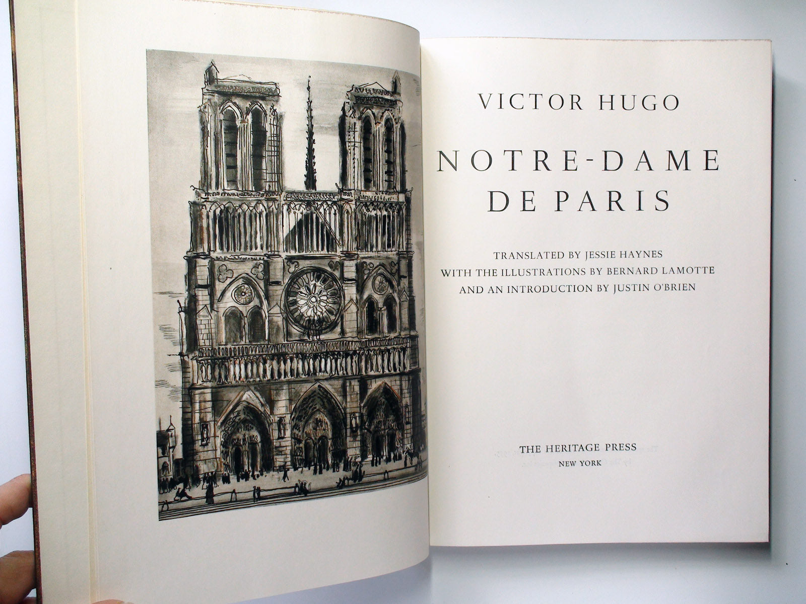 Notre Dame de Paris, by Victor Hugo, Heritage Press, Illustrated, Slipcase, 1955