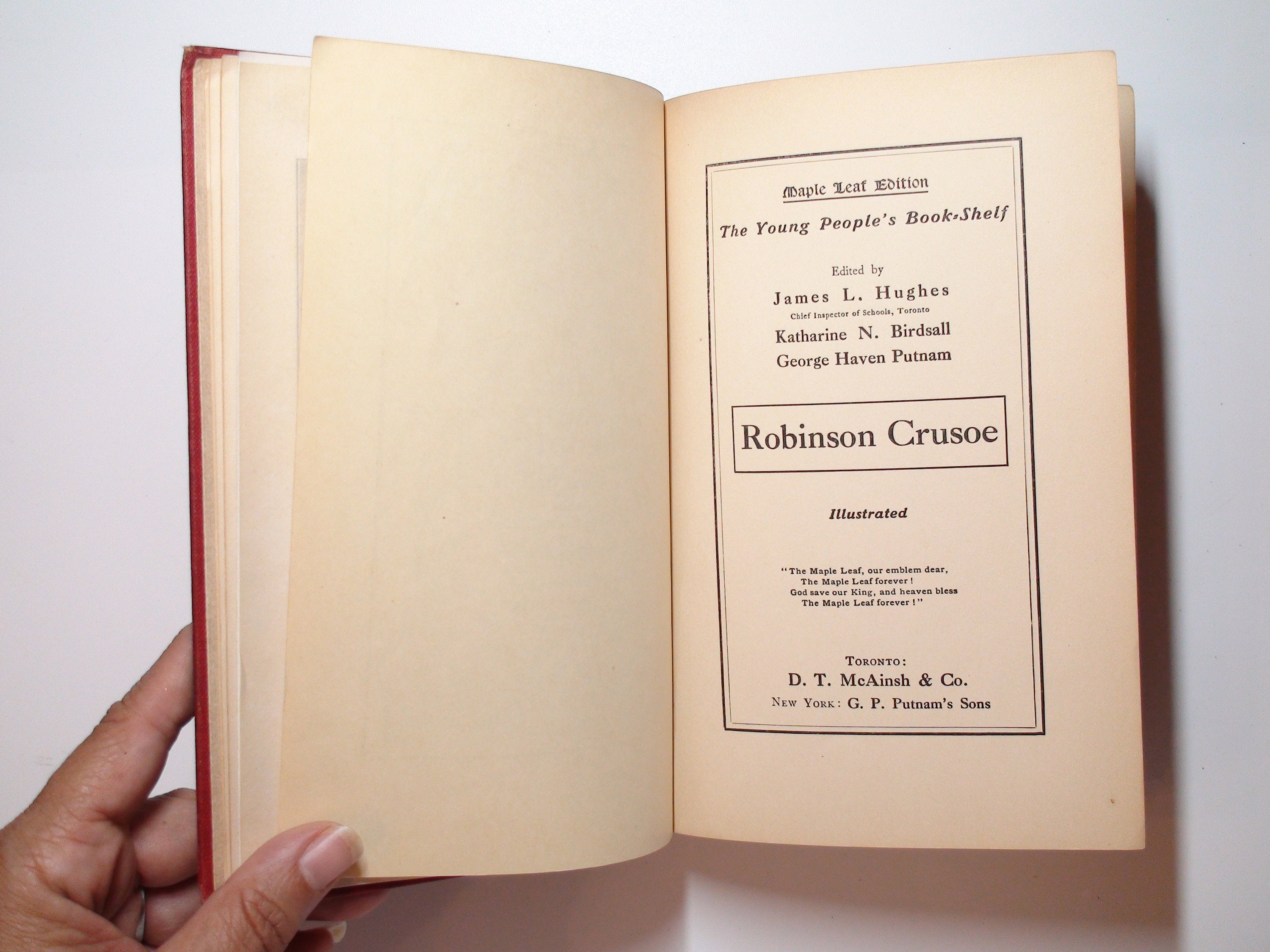 The Young People's Bookshelf, Robinson Crusoe, Illustrated